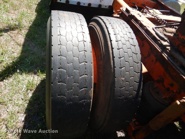 image for item DH5144 1998 Ford LA9000  semi truck