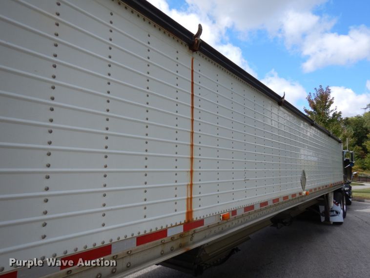 image for item DH5174 2005 Wilson double hopper bottom grain trailer
