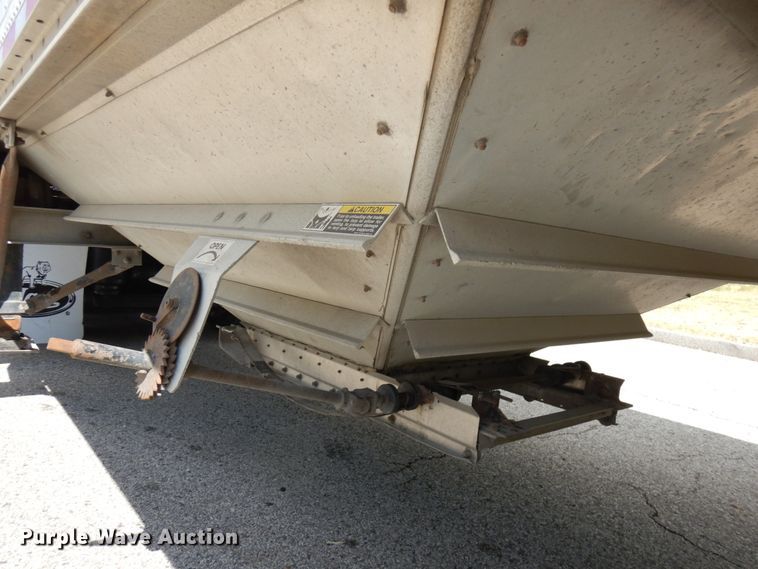 image for item DH5174 2005 Wilson double hopper bottom grain trailer