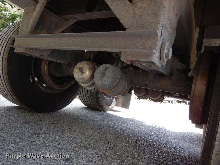 image for item DH5174 2005 Wilson double hopper bottom grain trailer