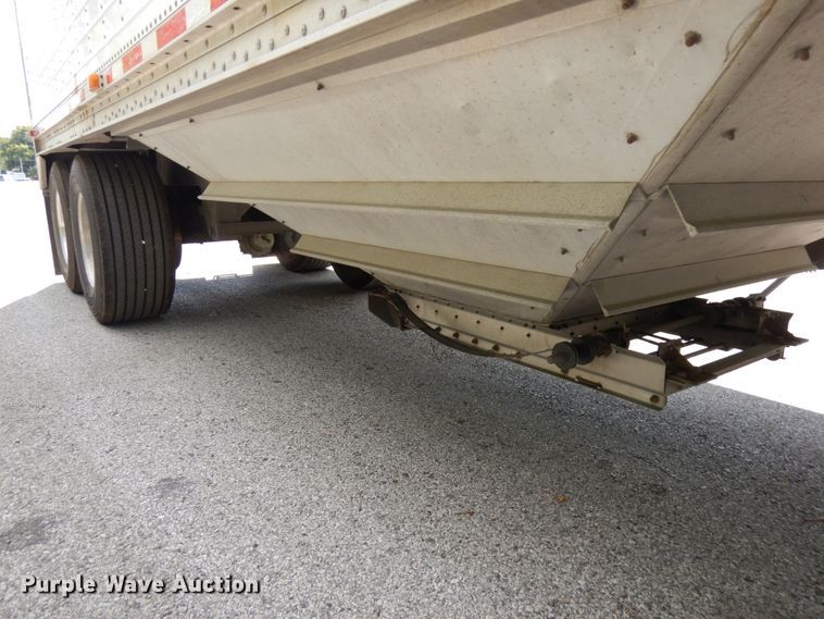 image for item DH5174 2005 Wilson double hopper bottom grain trailer