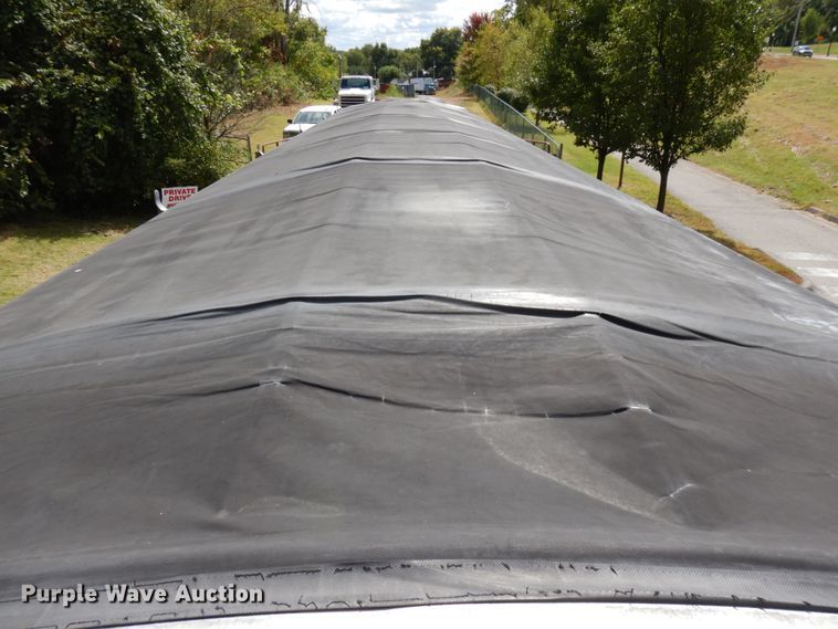 image for item DH5174 2005 Wilson double hopper bottom grain trailer