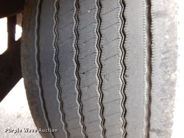 image for item DH5174 2005 Wilson double hopper bottom grain trailer