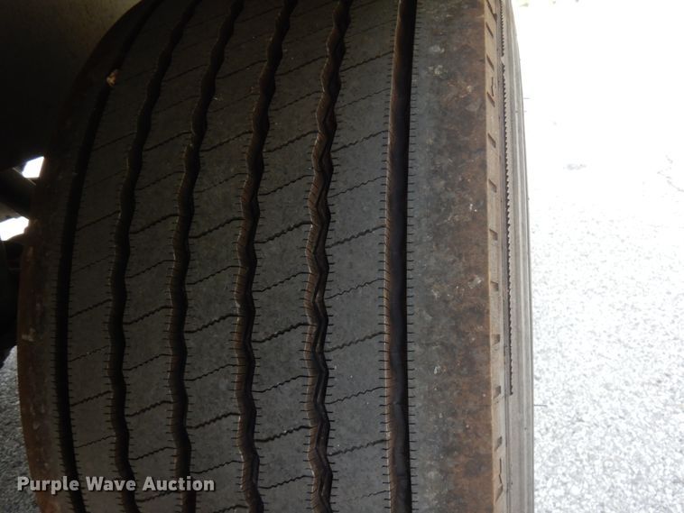 image for item DH5174 2005 Wilson double hopper bottom grain trailer