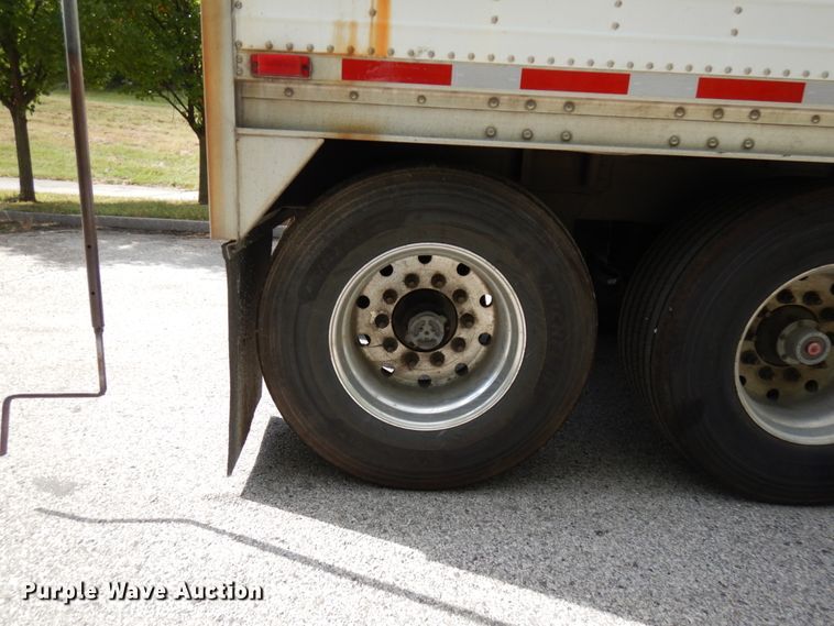 image for item DH5174 2005 Wilson double hopper bottom grain trailer