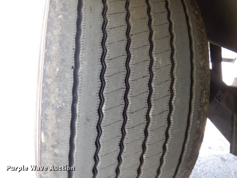 image for item DH5174 2005 Wilson double hopper bottom grain trailer