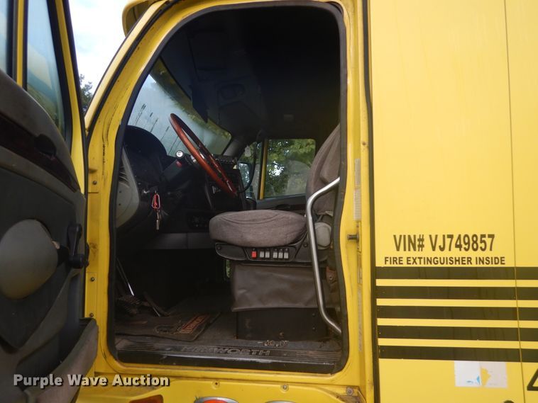 image for item DH5200 1997 Kenworth T2000  semi truck