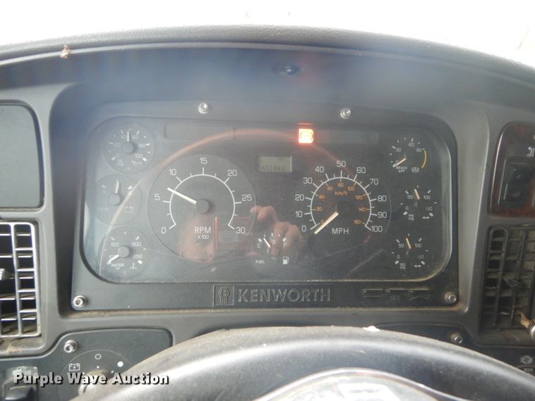 image for item DH5200 1997 Kenworth T2000  semi truck