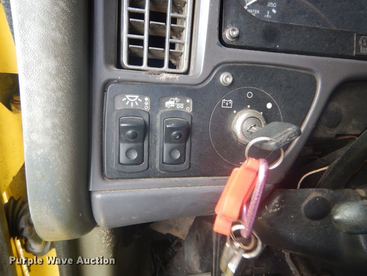 image for item DH5200 1997 Kenworth T2000  semi truck