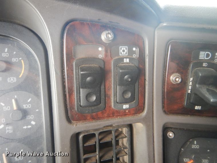 image for item DH5200 1997 Kenworth T2000  semi truck