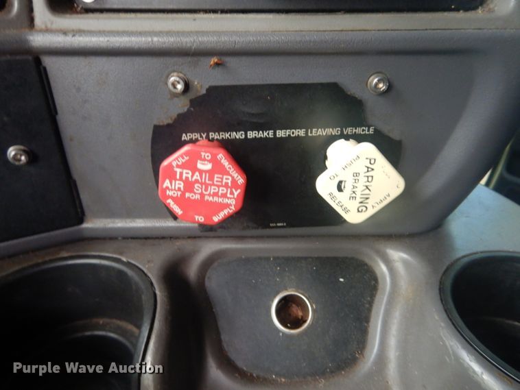 image for item DH5200 1997 Kenworth T2000  semi truck