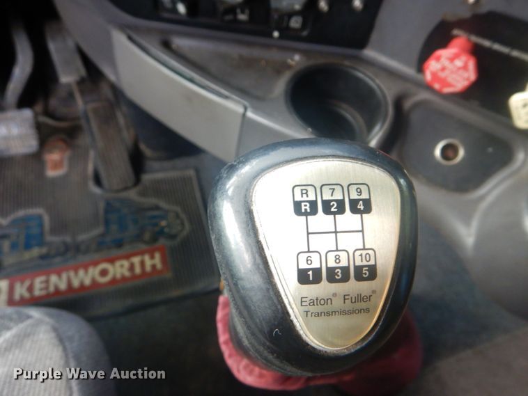 image for item DH5200 1997 Kenworth T2000  semi truck