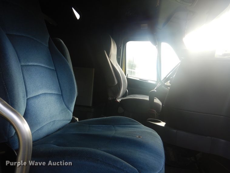 image for item DH5200 1997 Kenworth T2000  semi truck