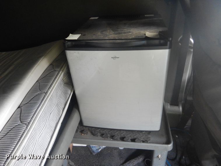 image for item DH5200 1997 Kenworth T2000  semi truck