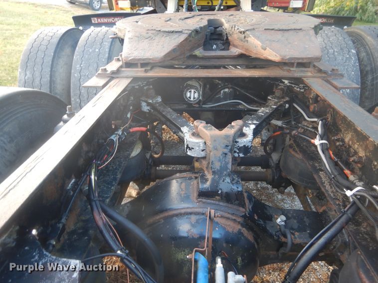 image for item DH5200 1997 Kenworth T2000  semi truck