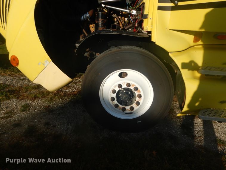 image for item DH5200 1997 Kenworth T2000  semi truck