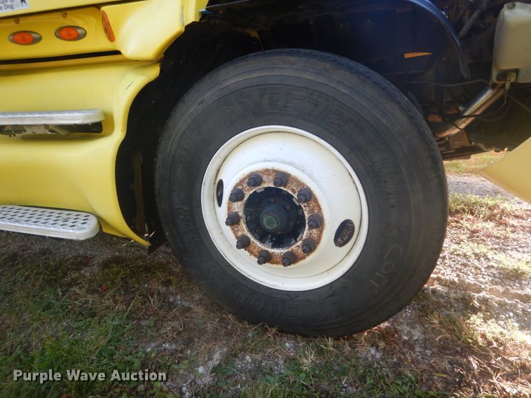 image for item DH5200 1997 Kenworth T2000  semi truck