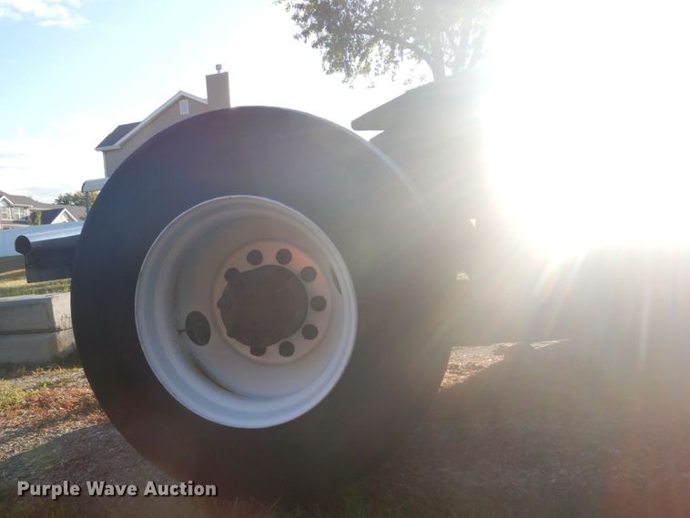 image for item DH5200 1997 Kenworth T2000  semi truck