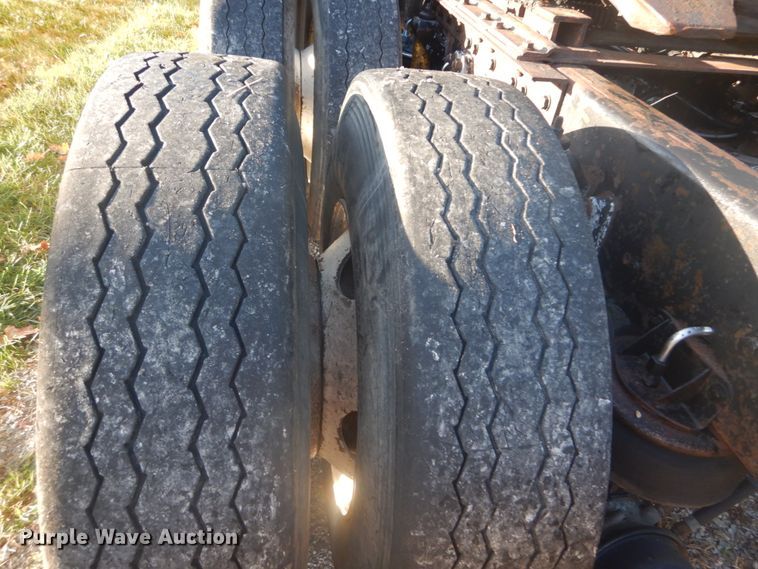 image for item DH5200 1997 Kenworth T2000  semi truck