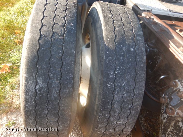 image for item DH5200 1997 Kenworth T2000  semi truck