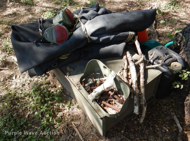 image for item DH5353 1985 Am General M925  flatbed truck