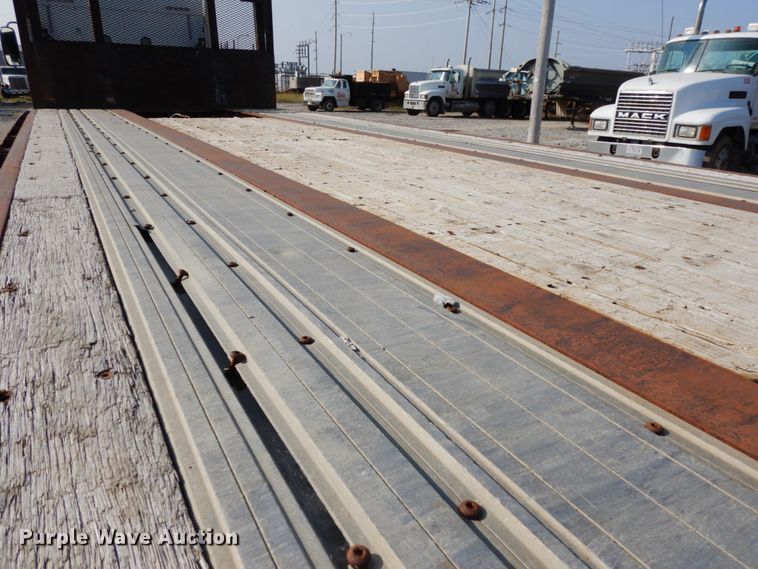 image for item DH6649 2001 Great Dane flatbed trailer