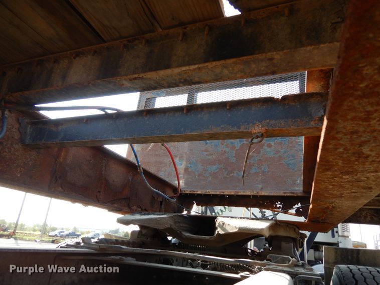 image for item DH6649 2001 Great Dane flatbed trailer