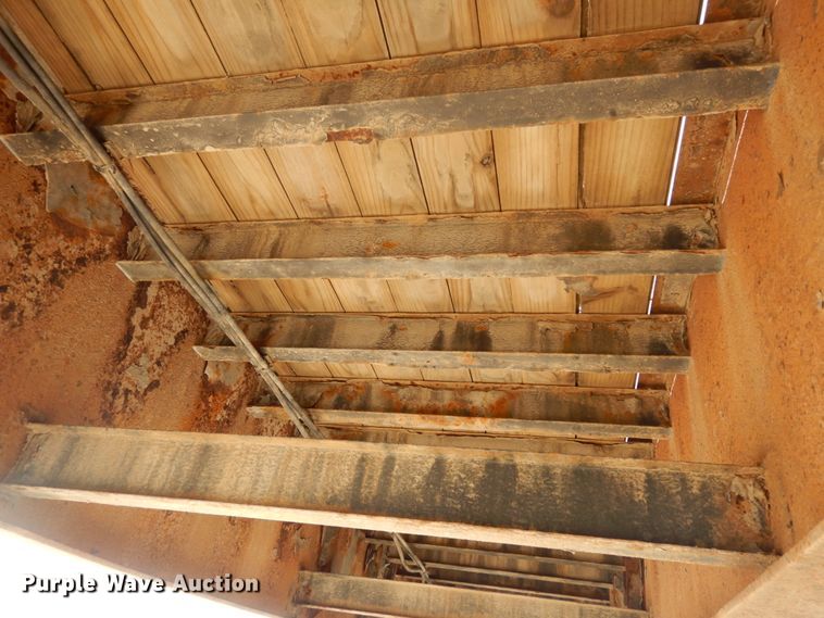 image for item DH6649 2001 Great Dane flatbed trailer