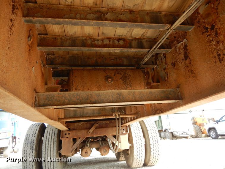 image for item DH6649 2001 Great Dane flatbed trailer