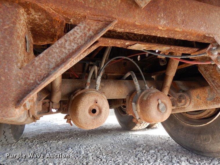 image for item DH6649 2001 Great Dane flatbed trailer