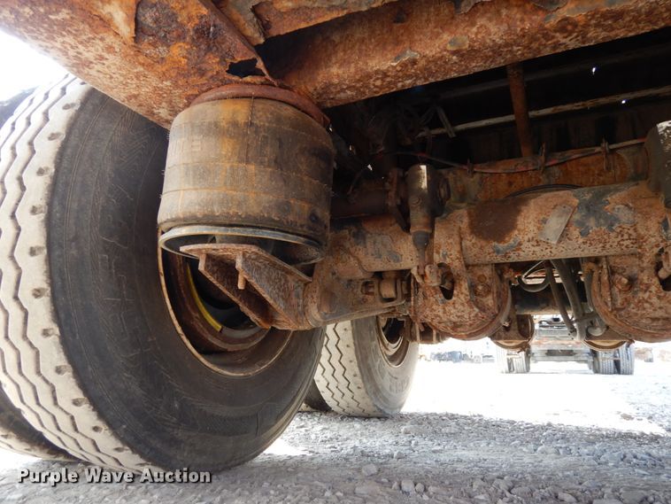 image for item DH6649 2001 Great Dane flatbed trailer