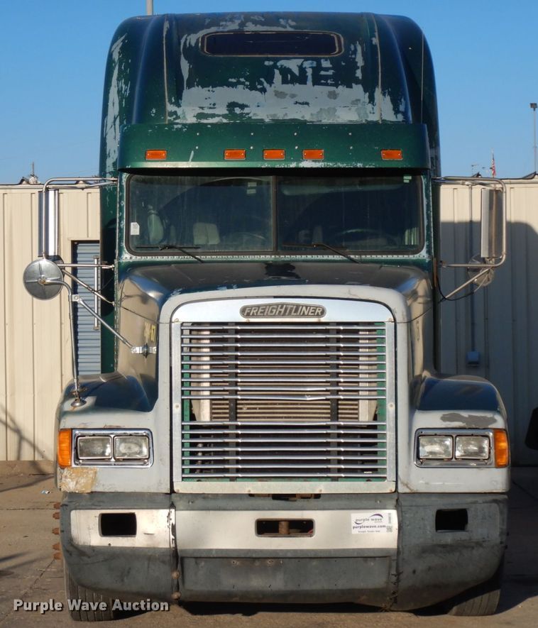 image for item DH6678 1995 Freightliner FLD  semi truck