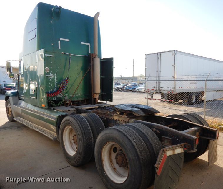 image for item DH6678 1995 Freightliner FLD  semi truck