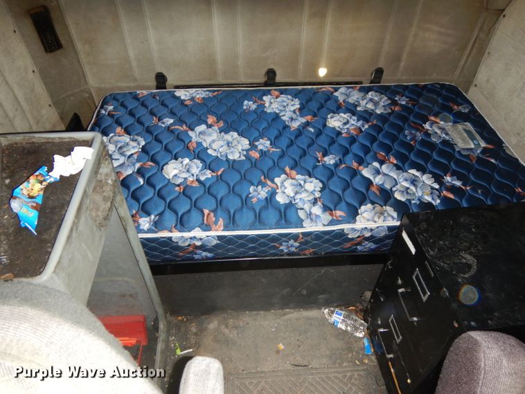 image for item DH6678 1995 Freightliner FLD  semi truck