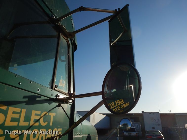 image for item DH6678 1995 Freightliner FLD  semi truck