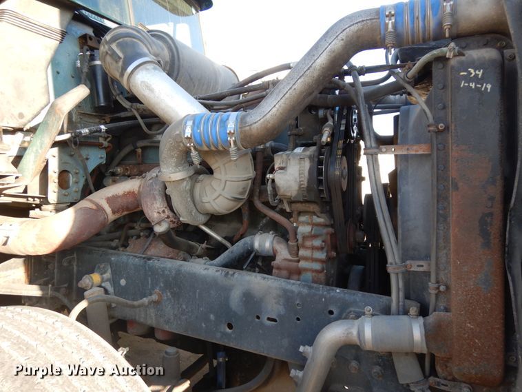 image for item DH6678 1995 Freightliner FLD  semi truck