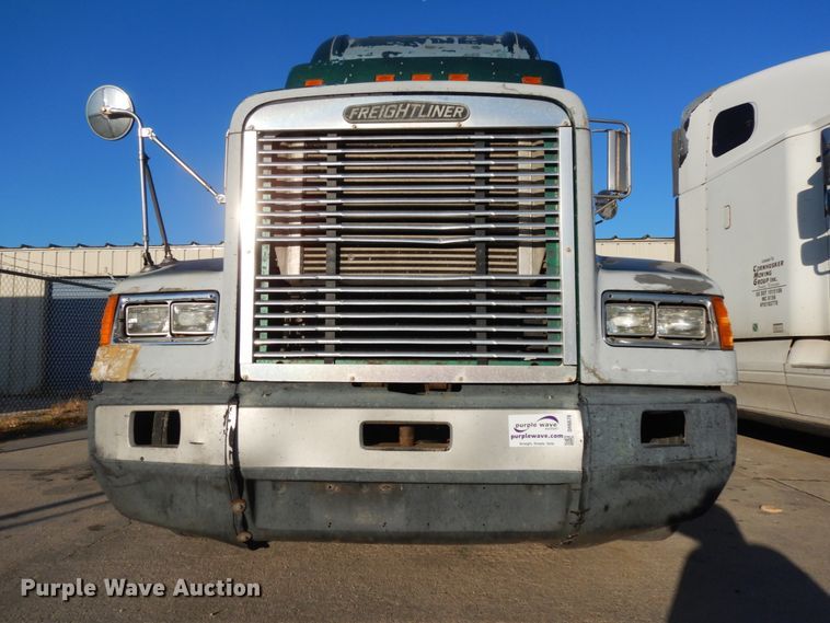 image for item DH6678 1995 Freightliner FLD  semi truck