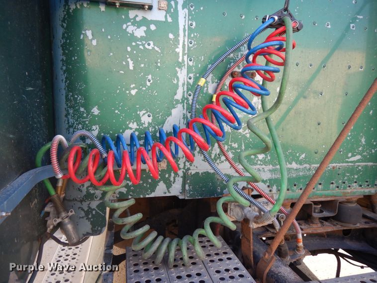 image for item DH6678 1995 Freightliner FLD  semi truck