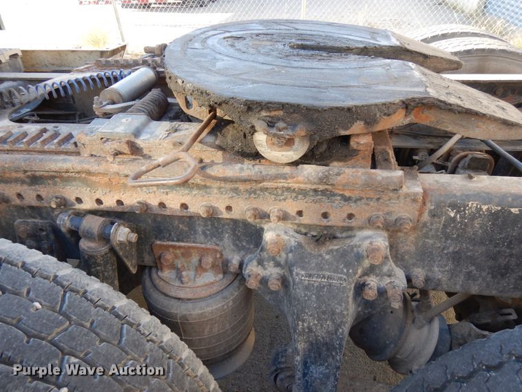 image for item DH6678 1995 Freightliner FLD  semi truck