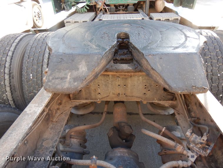 image for item DH6678 1995 Freightliner FLD  semi truck