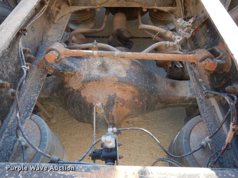 image for item DH6678 1995 Freightliner FLD  semi truck