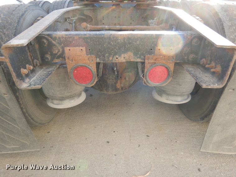 image for item DH6678 1995 Freightliner FLD  semi truck