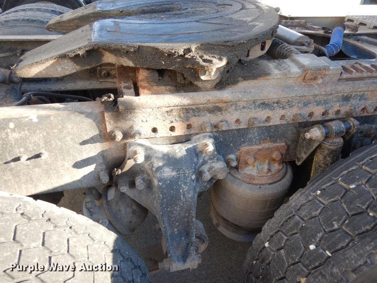 image for item DH6678 1995 Freightliner FLD  semi truck