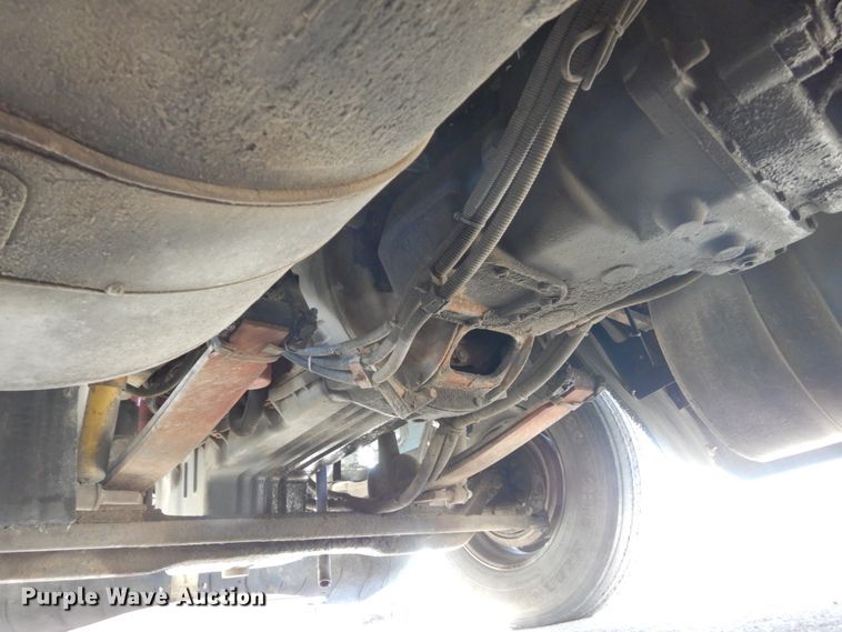 image for item DH6678 1995 Freightliner FLD  semi truck