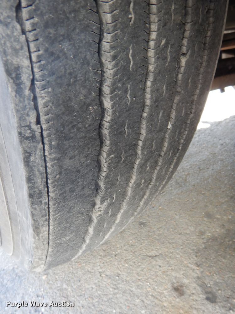 image for item DH6678 1995 Freightliner FLD  semi truck