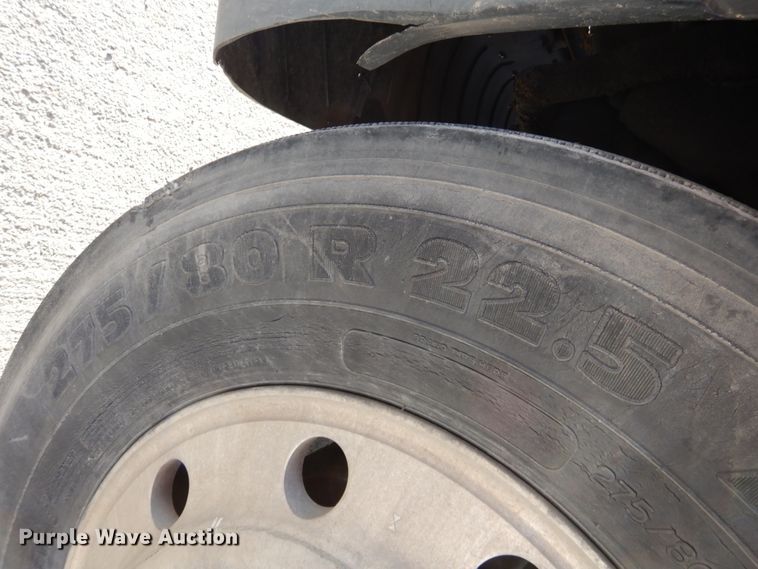 image for item DH6678 1995 Freightliner FLD  semi truck