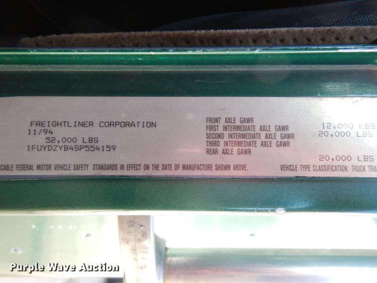 image for item DH6678 1995 Freightliner FLD  semi truck