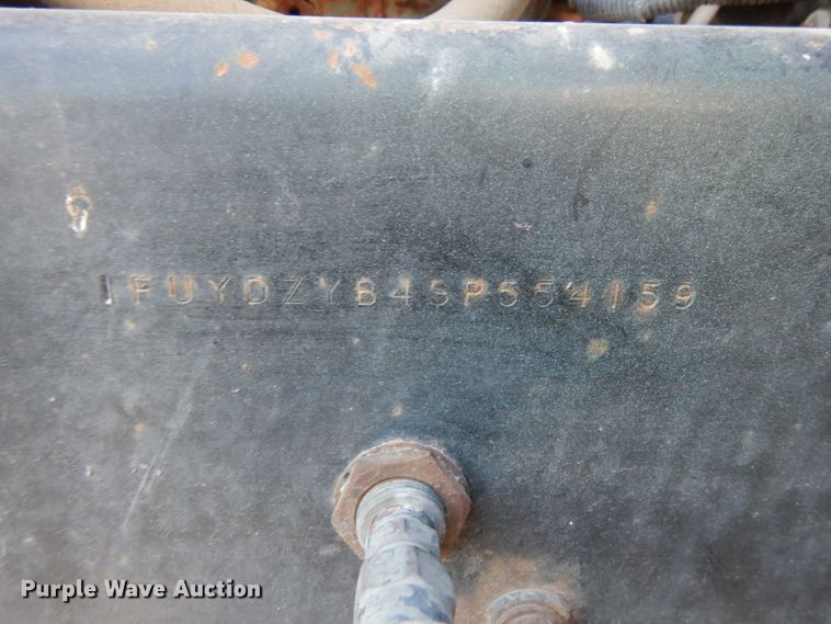 image for item DH6678 1995 Freightliner FLD  semi truck