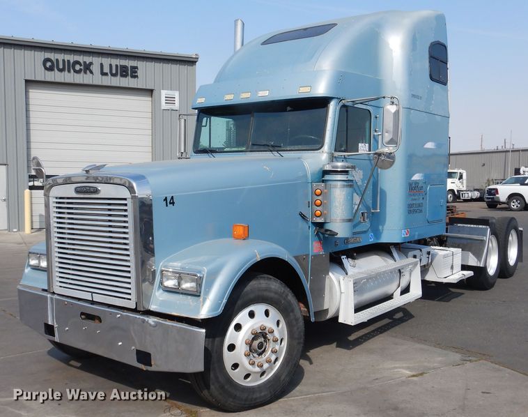 image for item DI3504 1995 Freightliner FLD  semi truck