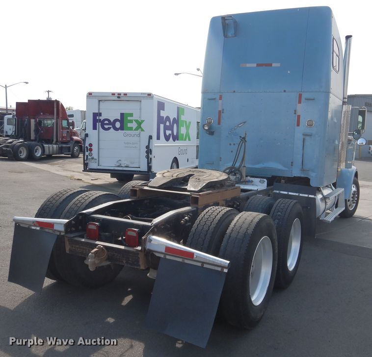 image for item DI3504 1995 Freightliner FLD  semi truck